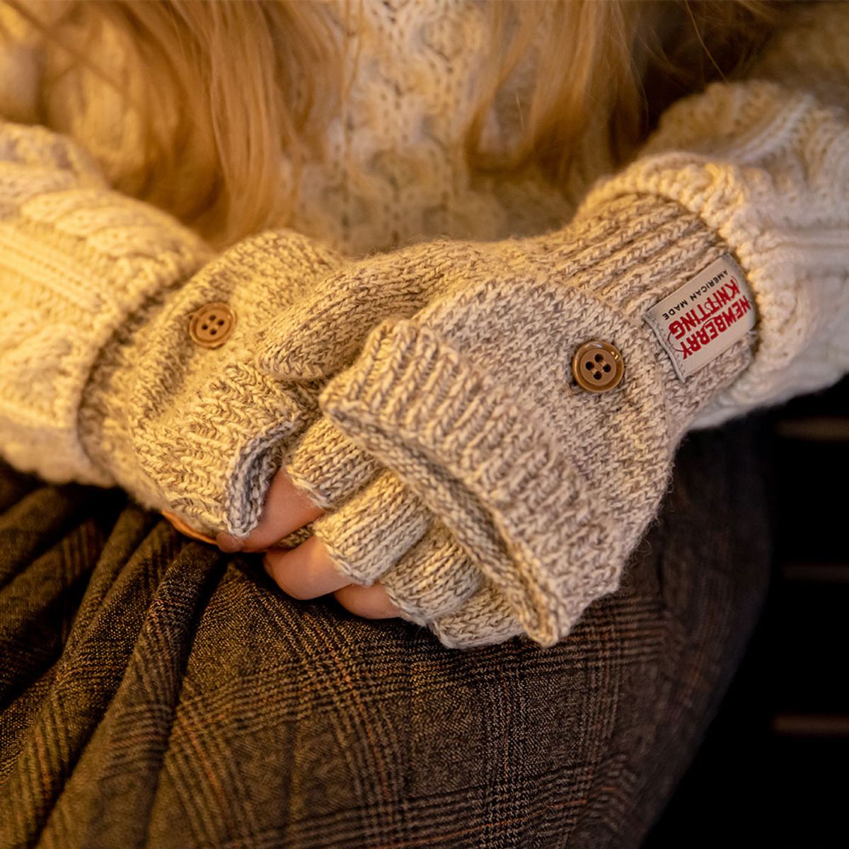 뉴베리니팅(NEWBERRYKNITTING) 사슴가죽 글로밋 니트 장갑 - 오트밀