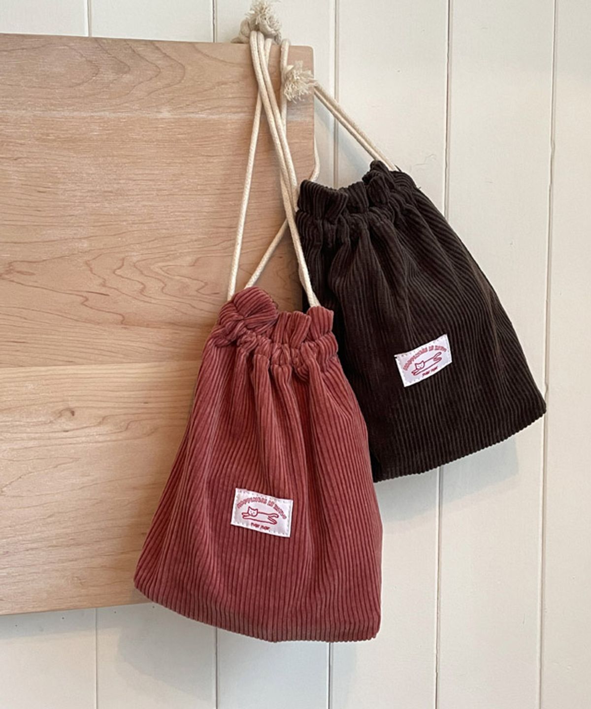 나르나르(NAR NAR) LOGOPOUCH_KHAKI