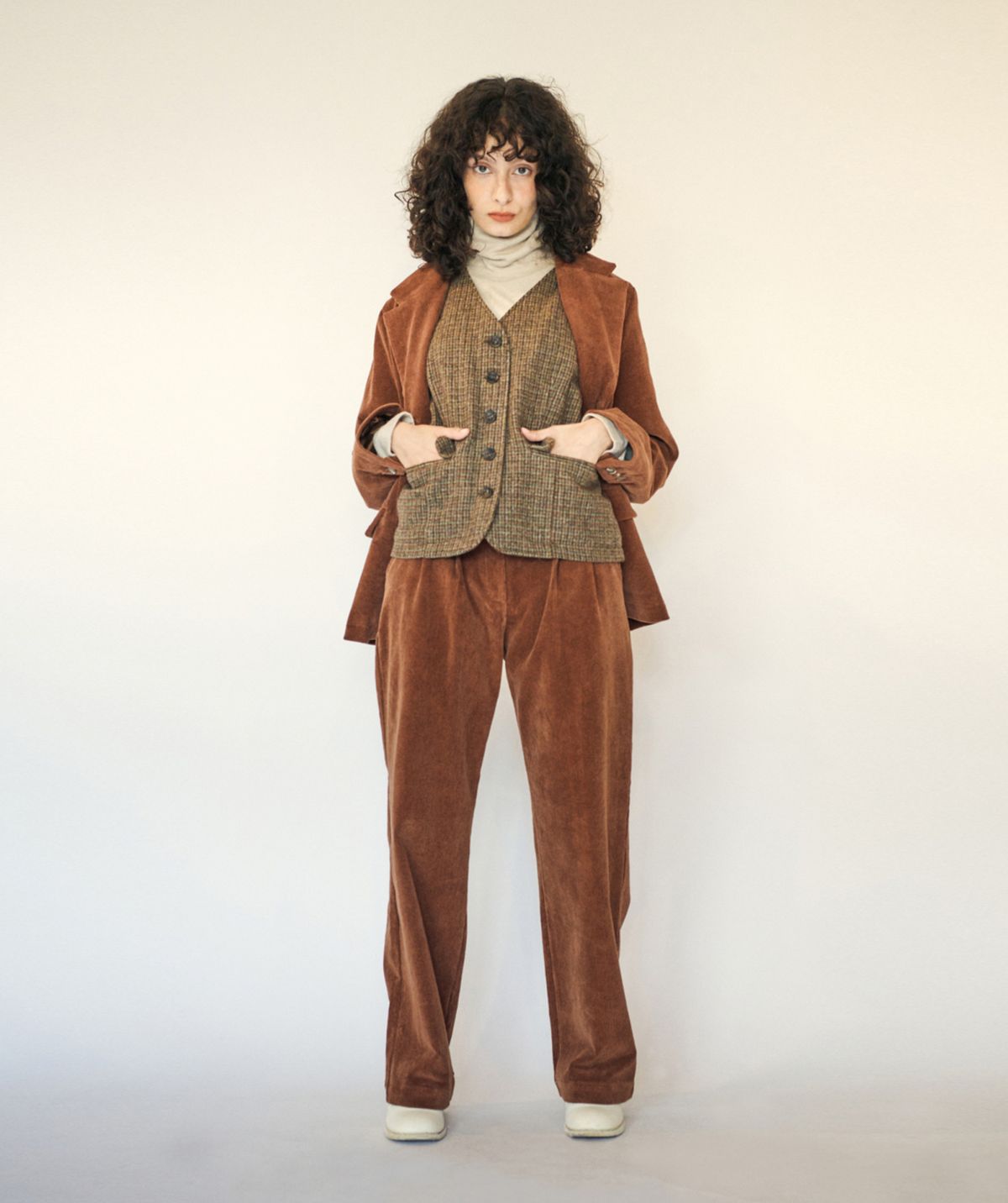 버나드밀즈(BERNARD MILLS) DOUBLE PLEATED CORDUROY PANTS - BROWN