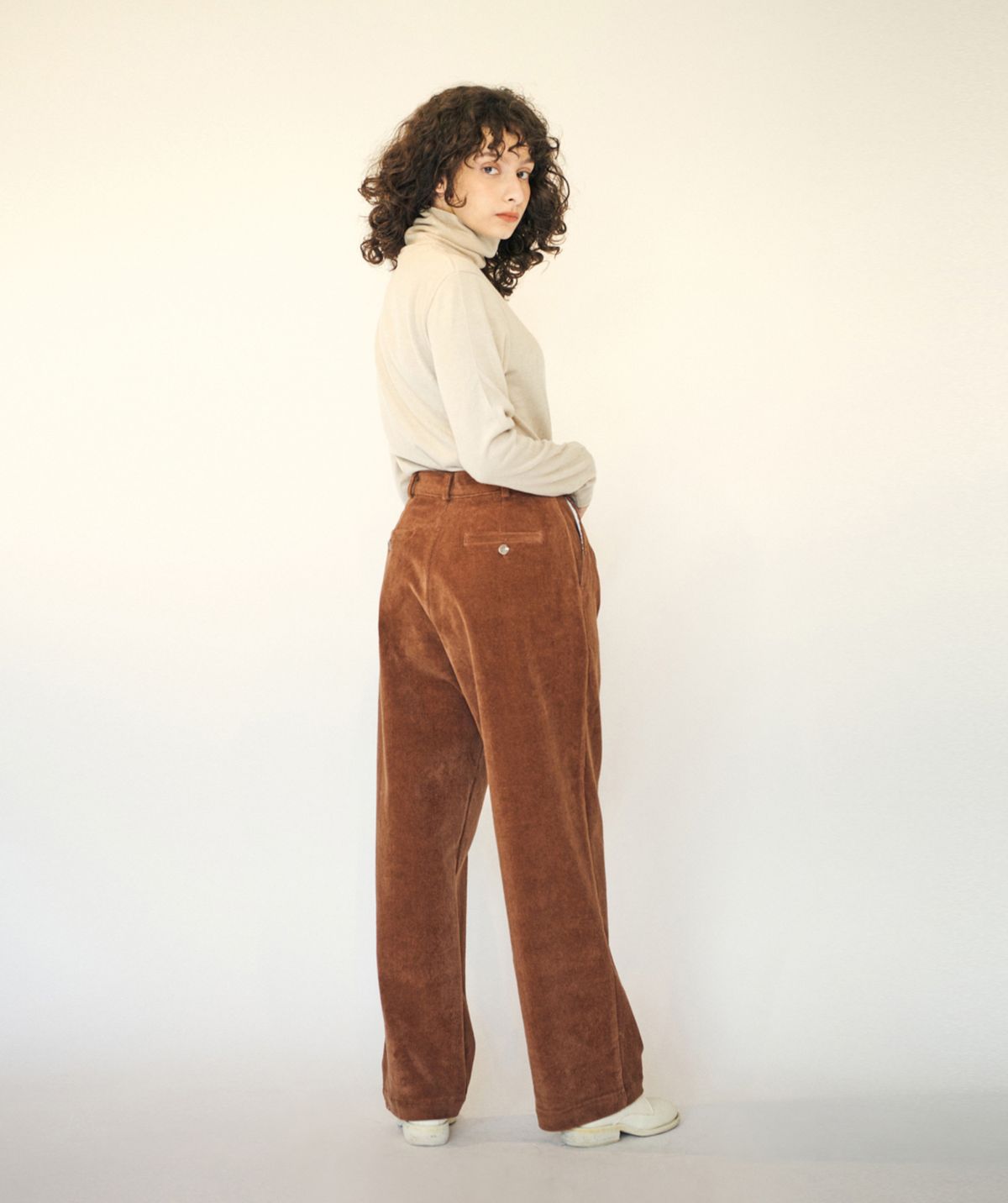 버나드밀즈(BERNARD MILLS) DOUBLE PLEATED CORDUROY PANTS - BROWN