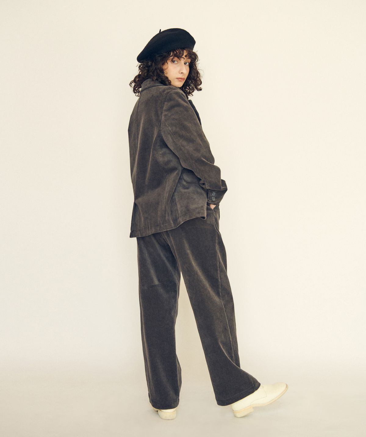 버나드밀즈(BERNARD MILLS) THREE BUTTON CORDUROY JACKET - CHARCOAL GRAY