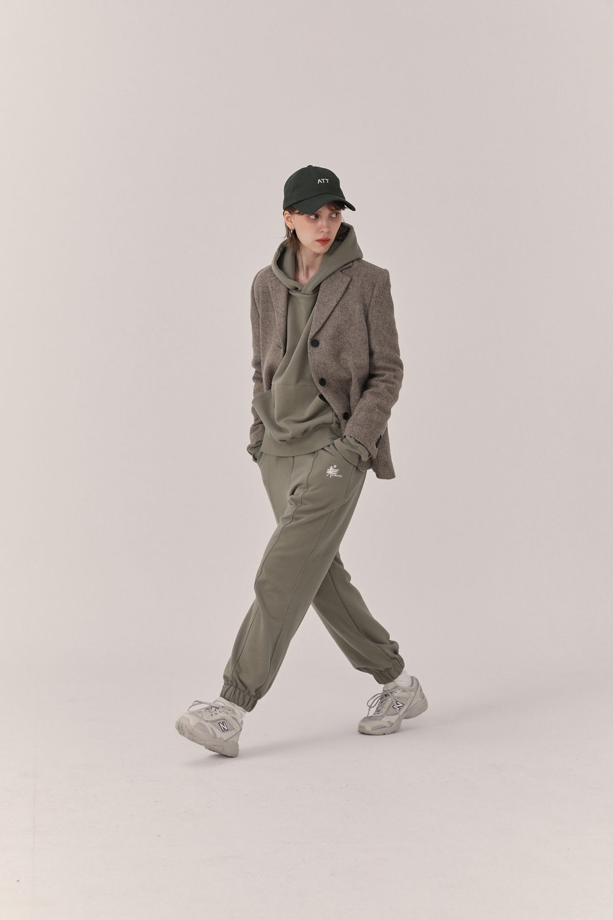 아뜨라베르(ATTRAVER) 베르 조거팬츠 올리브