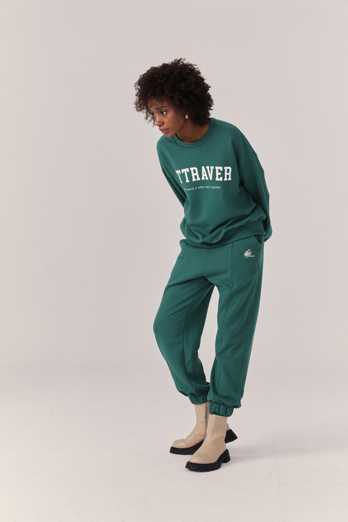 아뜨라베르(ATTRAVER) 베르 조거팬츠 그린