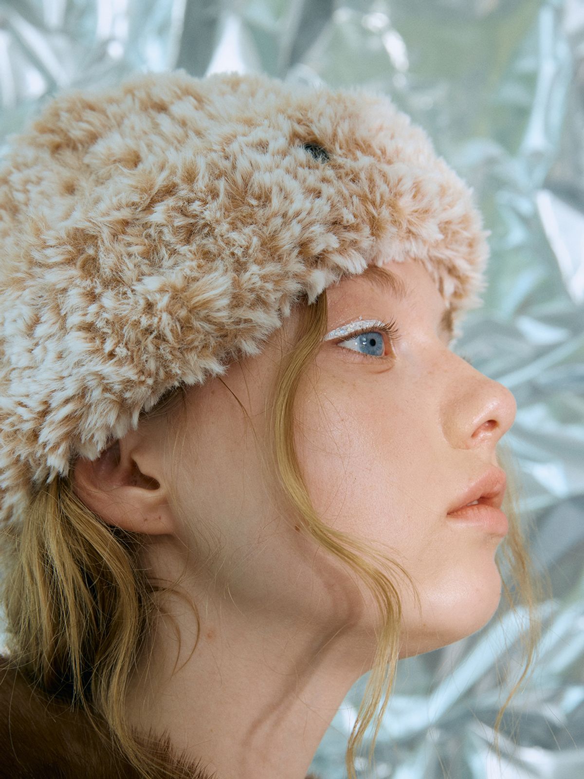 포에지담(POESIEDAME) [Let there be light] Fur beanie in Peach