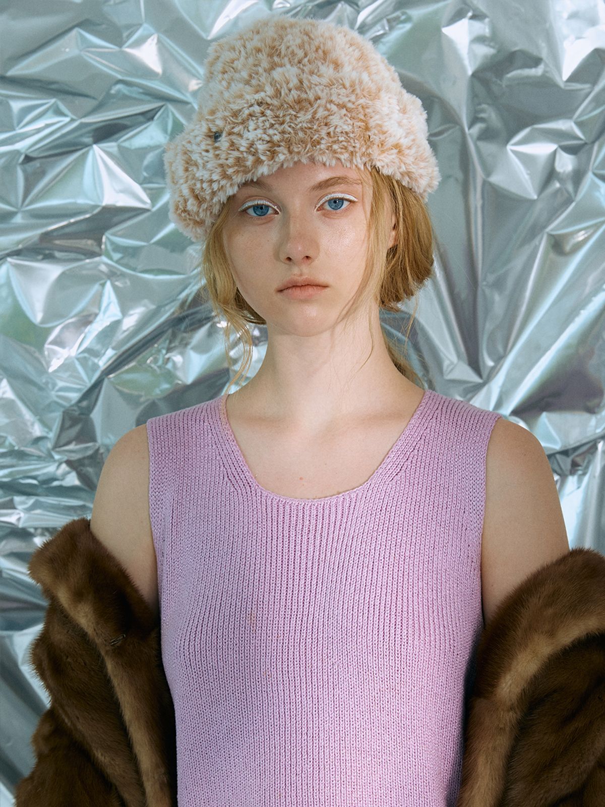 포에지담(POESIEDAME) [Let there be light] Fur beanie in Peach