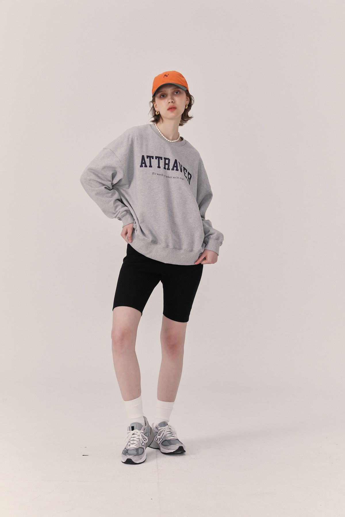 아뜨라베르(ATTRAVER) 베르 스웻셔츠 그레이