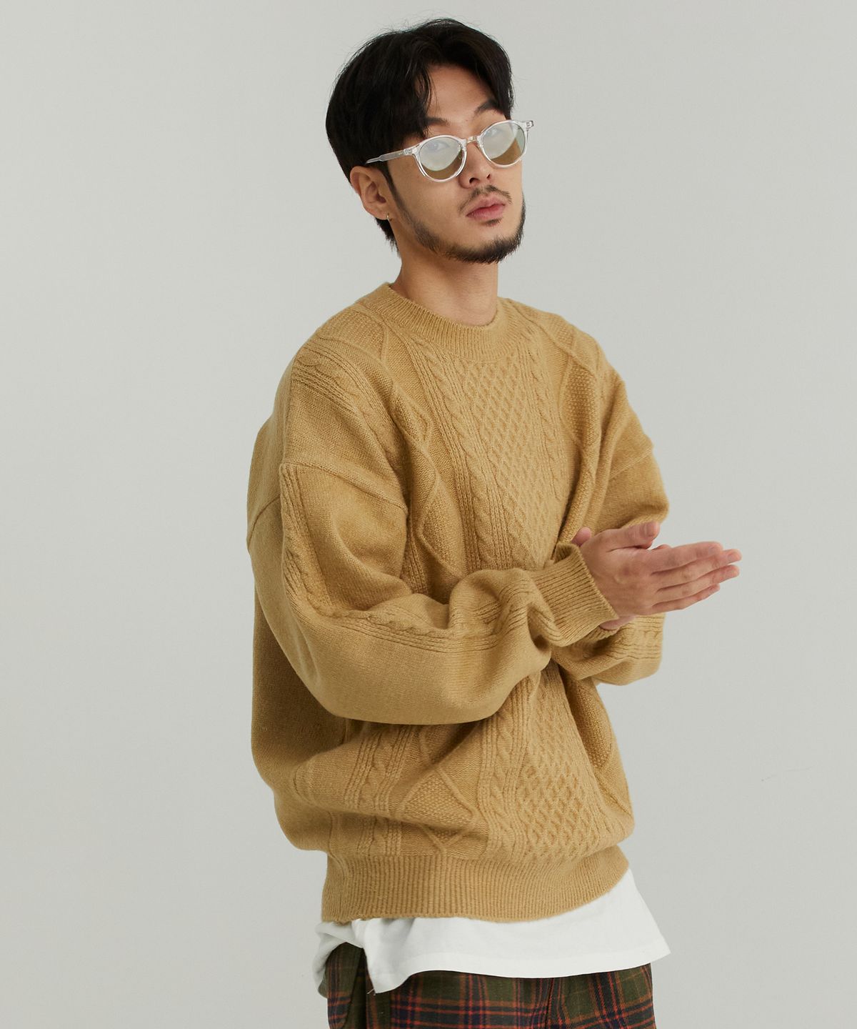 아더피츠(OTHERFITS) 라운드 패턴 스웨터 (베이지)