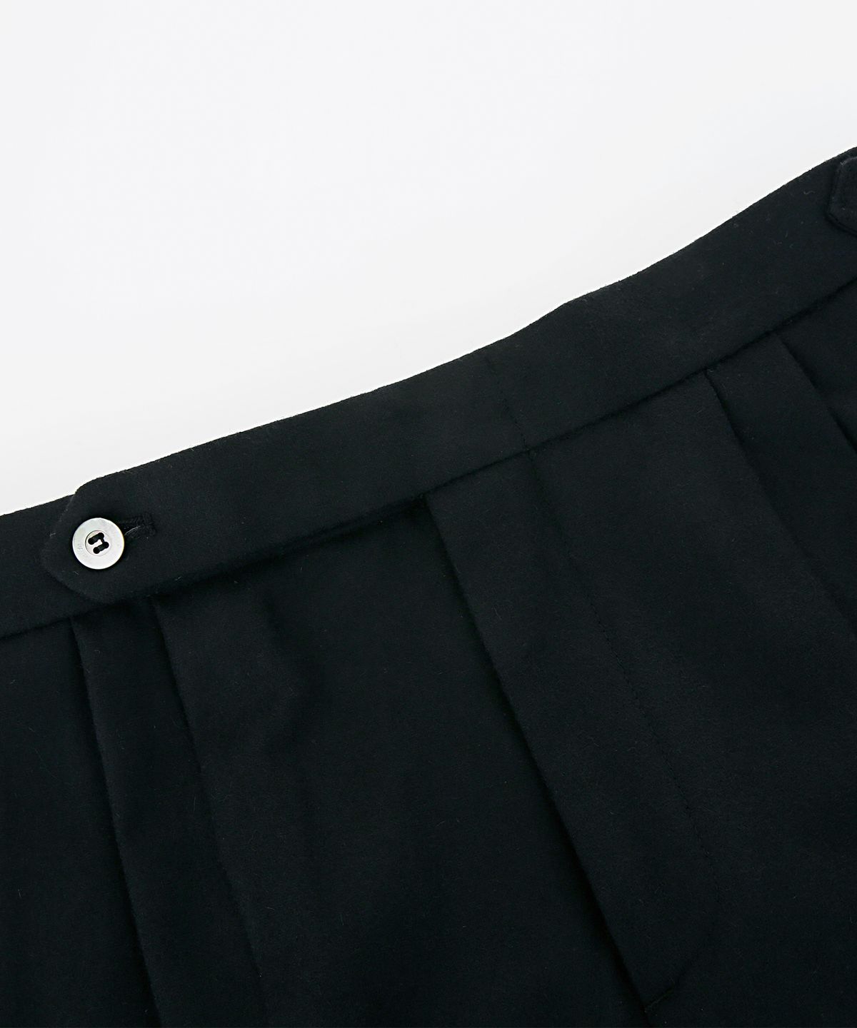 벨리프(BELLIEF) Wool Flannel two tuck pants (Black)