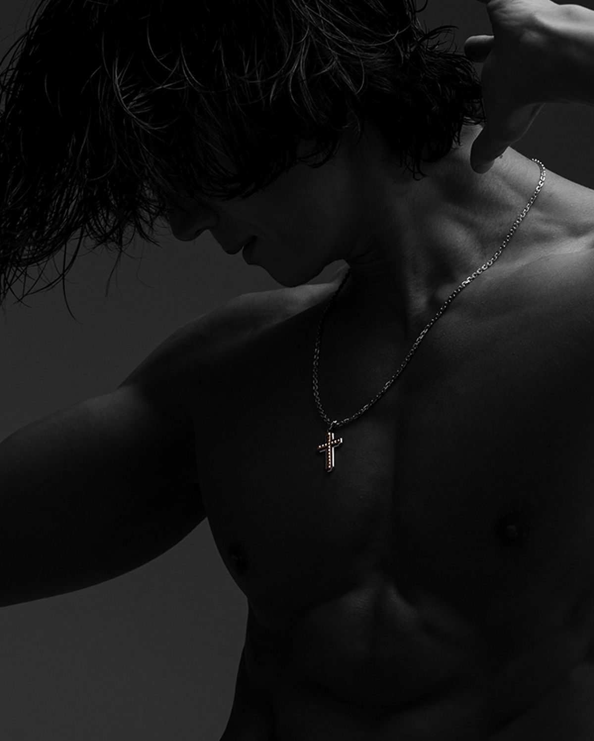 스팅925(STING925) 2-Sided Stud Cut Cross Pendant