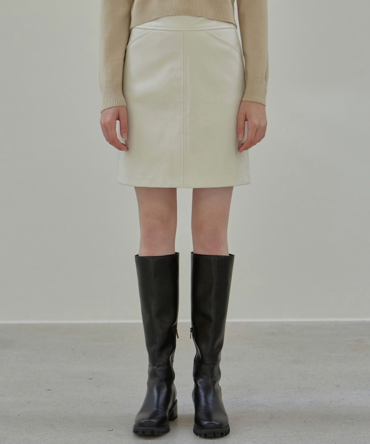 닉앤니콜(NICK&NICOLE) LEATHER MINI SKIRT_IVORY