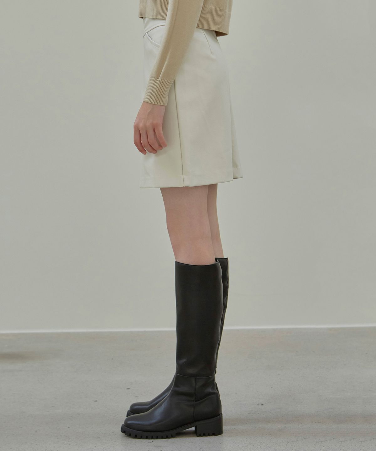 닉앤니콜(NICK&NICOLE) LEATHER MINI SKIRT_IVORY