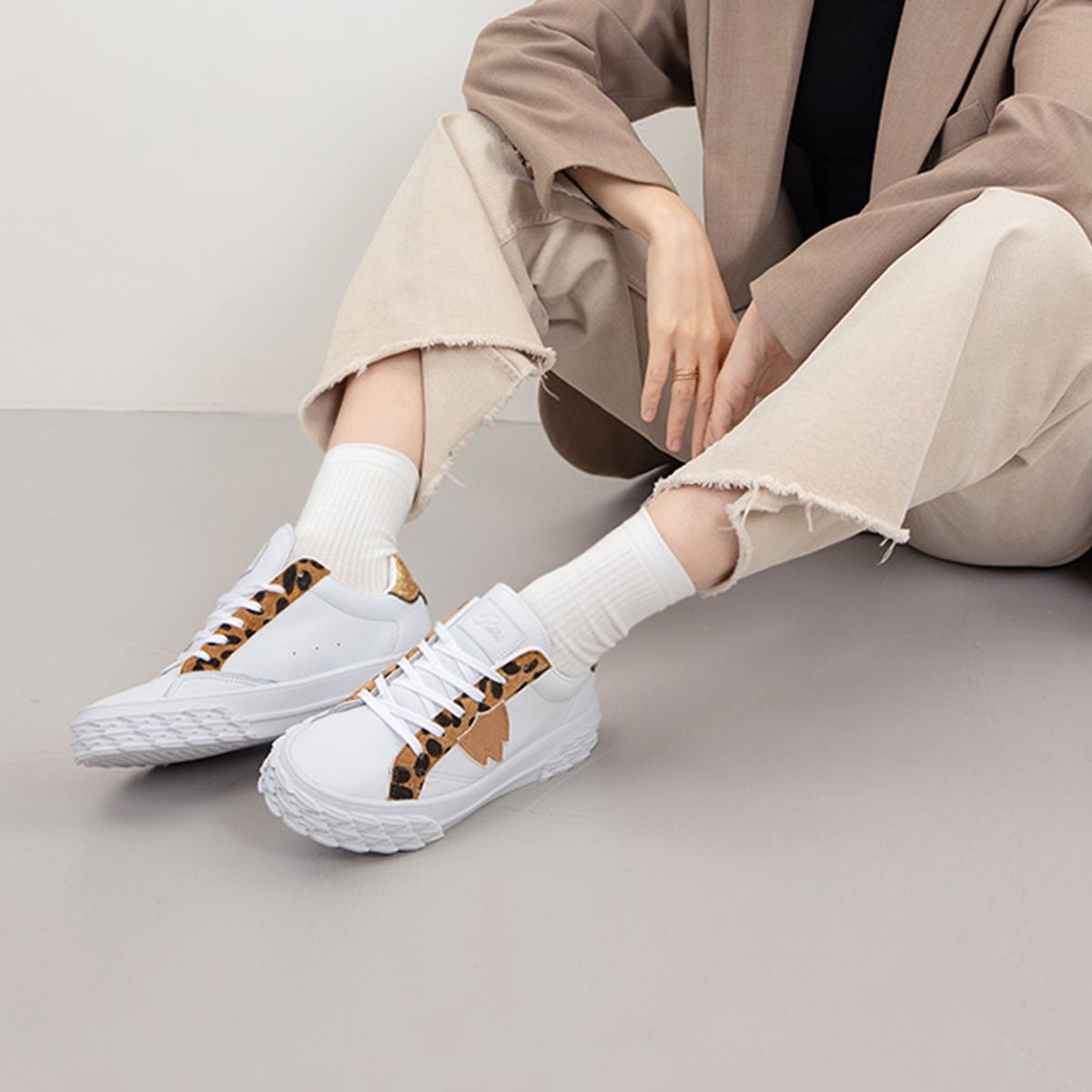 리블렛츠더블엠(REBLETSWM) 마코W 레더 멀티레오파드 MAKO W LEATHER MULTI LEOPARD