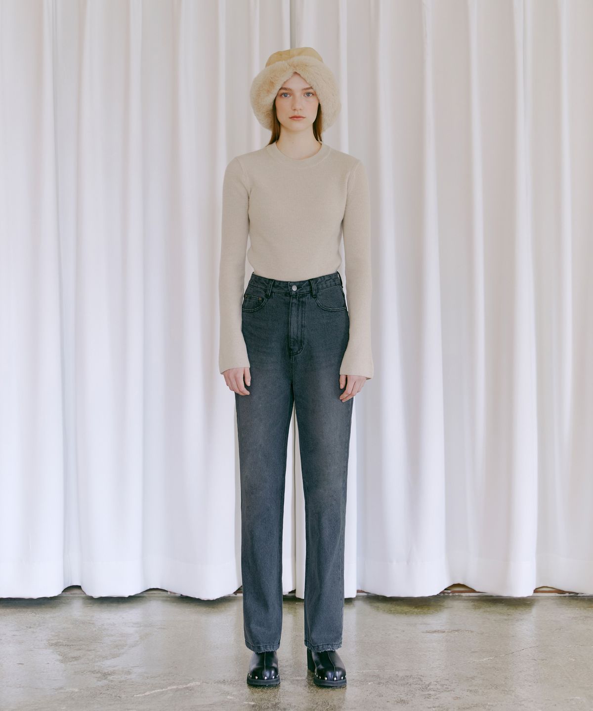 에트몽(ETMON) Bell Sleeve Knit Top  Beige