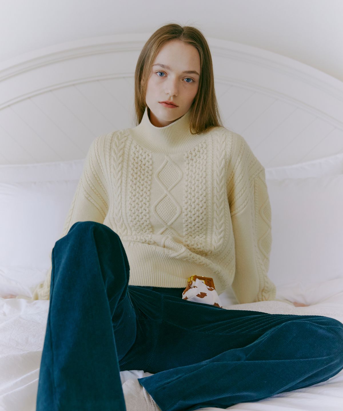 에트몽(ETMON) Turtle-Neck Cable Knit Top  Butter