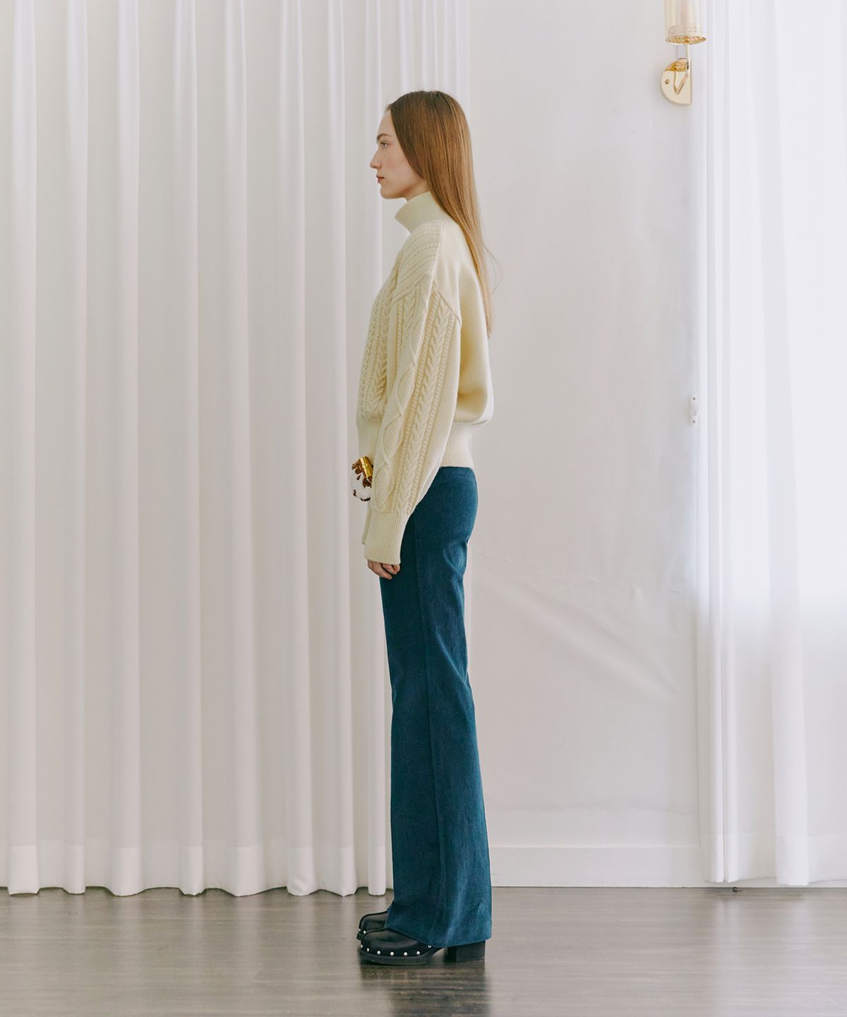 에트몽(ETMON) Turtle-Neck Cable Knit Top  Butter