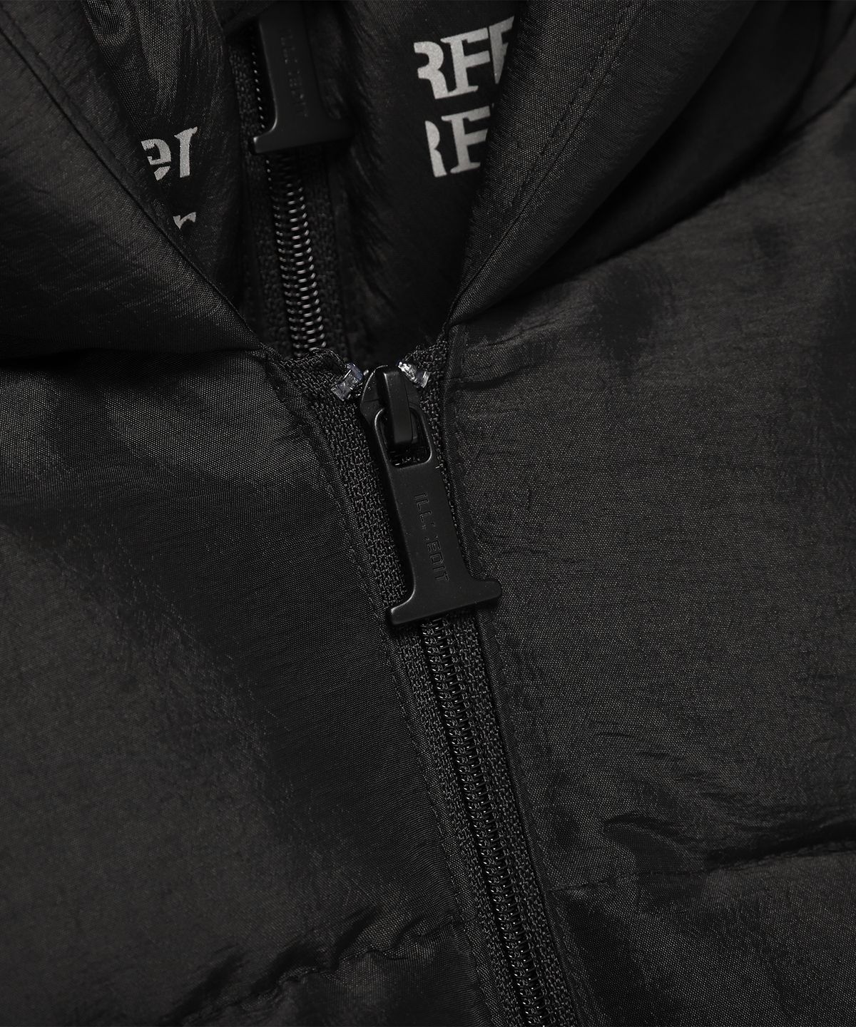 일레딧(ILLEDIT) MATTE DOUBLE ZIP UP SHORT PUFFER BLACK