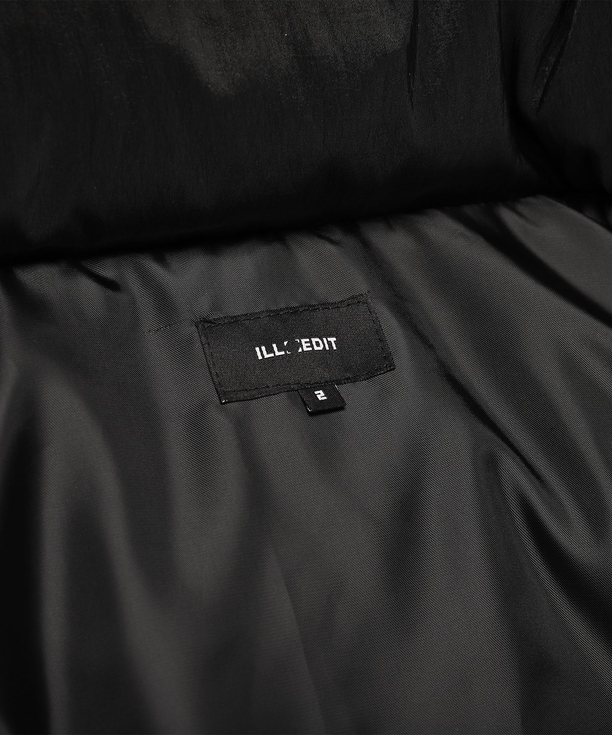 일레딧(ILLEDIT) MATTE DOUBLE ZIP UP SHORT PUFFER BLACK