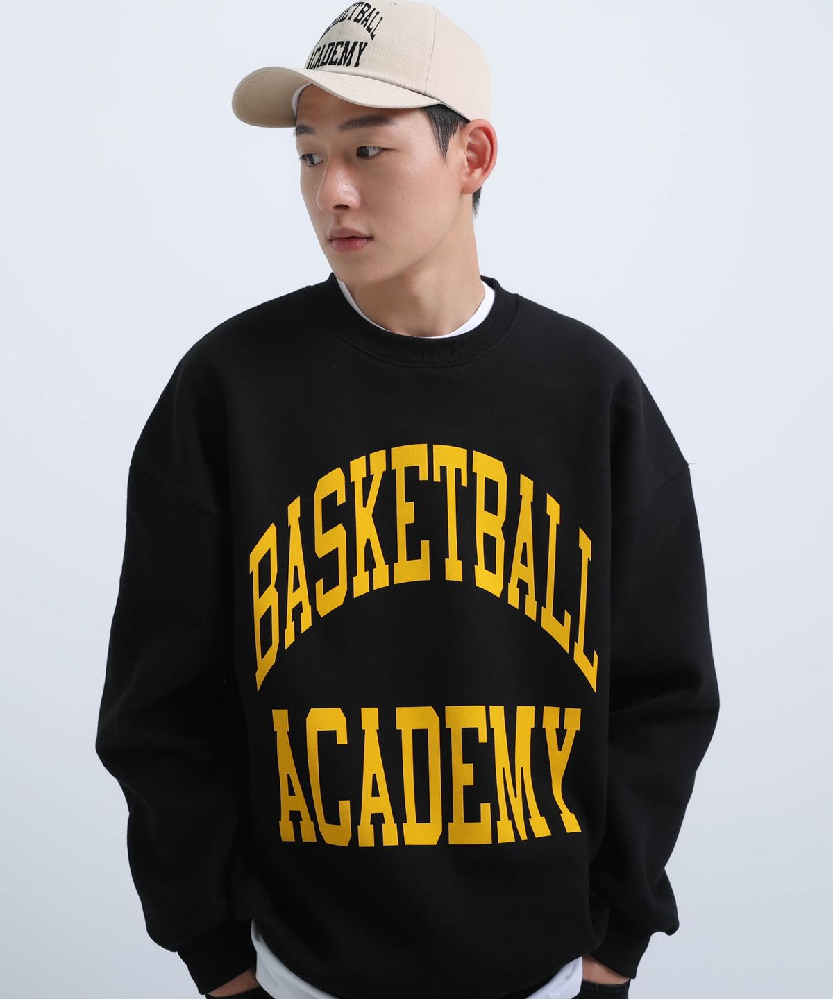 스터프(STUFF) 아카데미 플록 맨투맨 블랙