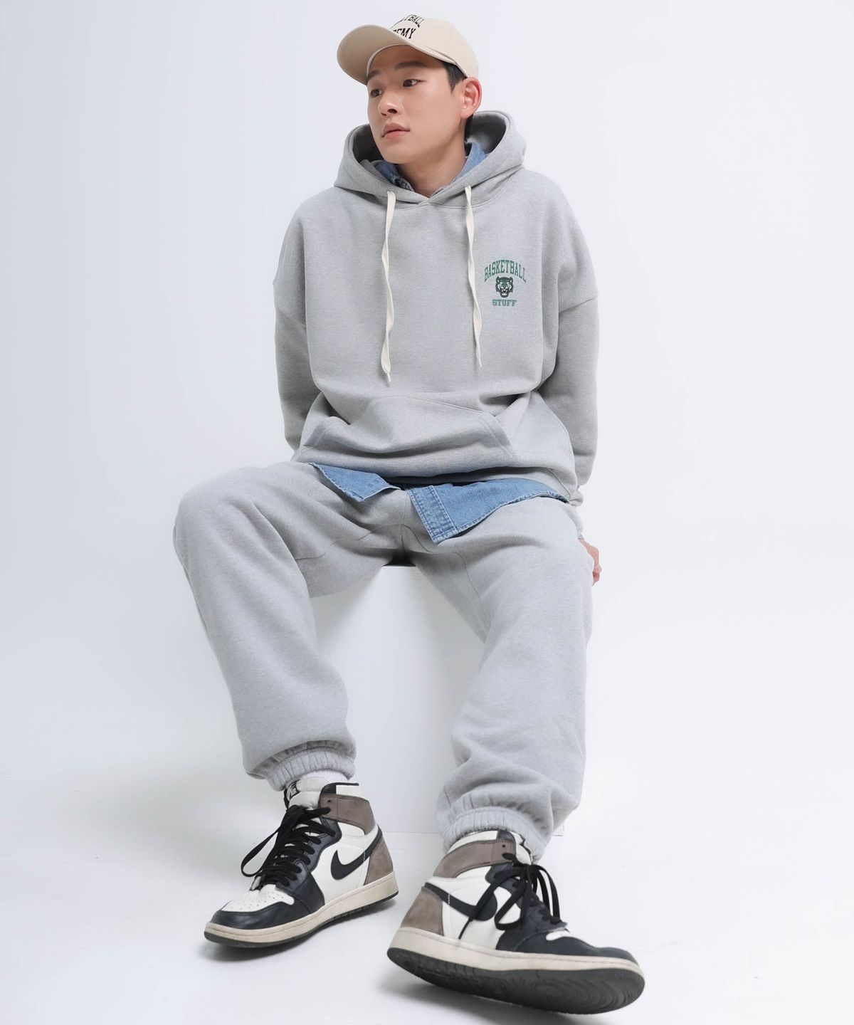 스터프(STUFF) 타이거 루즈핏 조거 트레이닝 팬츠 그레이