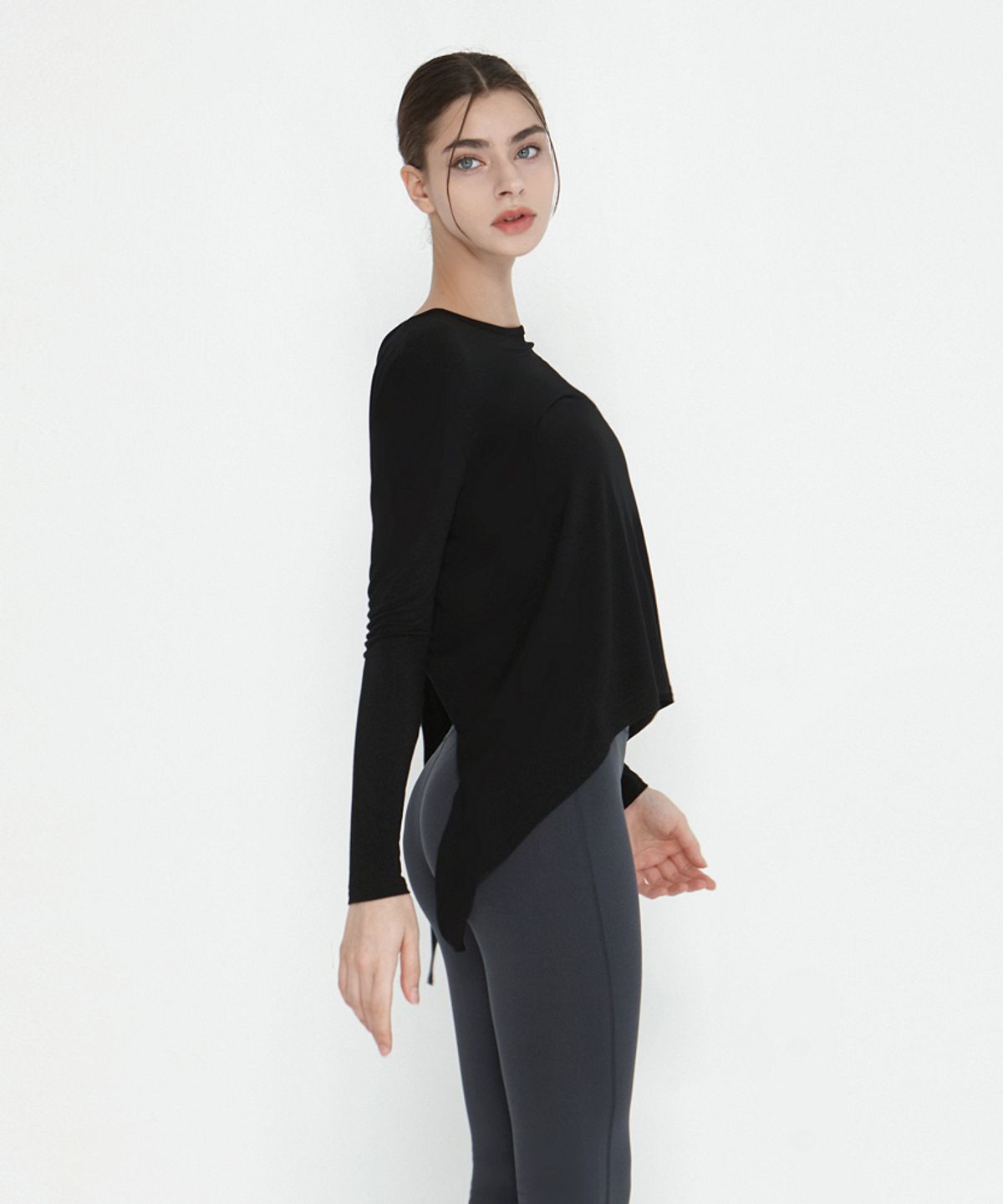 데비웨어(DEVIWEAR) 파르팔라 롱슬리브 DEVI-T0069-블랙
