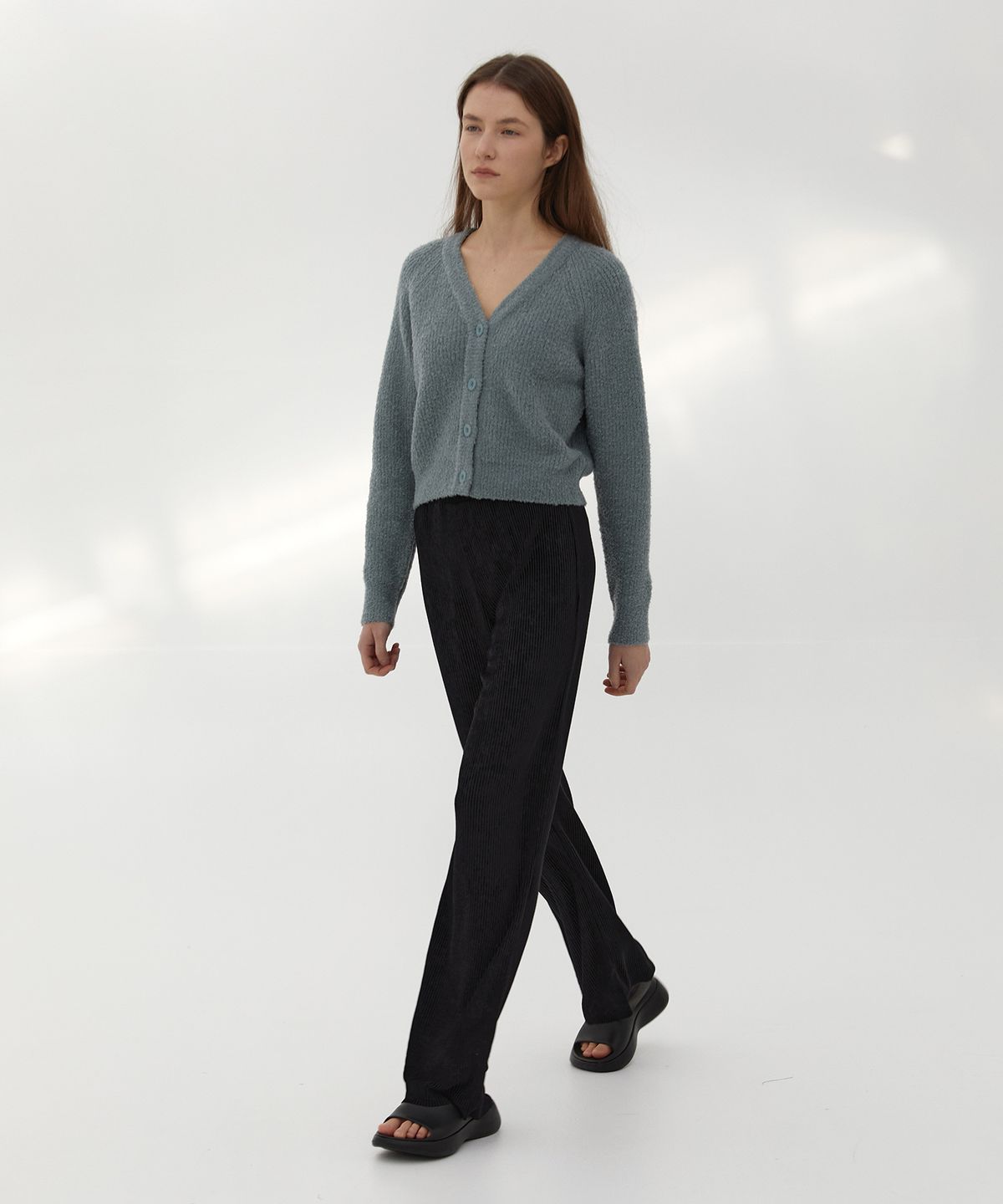 38컴온커먼(38COMEONCOMMON) 21W VELVET PLEATS BANDING PANTS (BLACK)