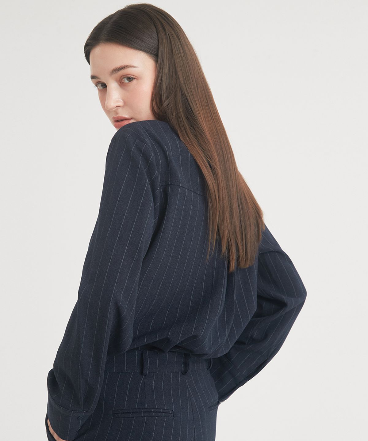 프라이하잇(THEFRHT) Wool Stripe Pintuck Shirt (Navy)