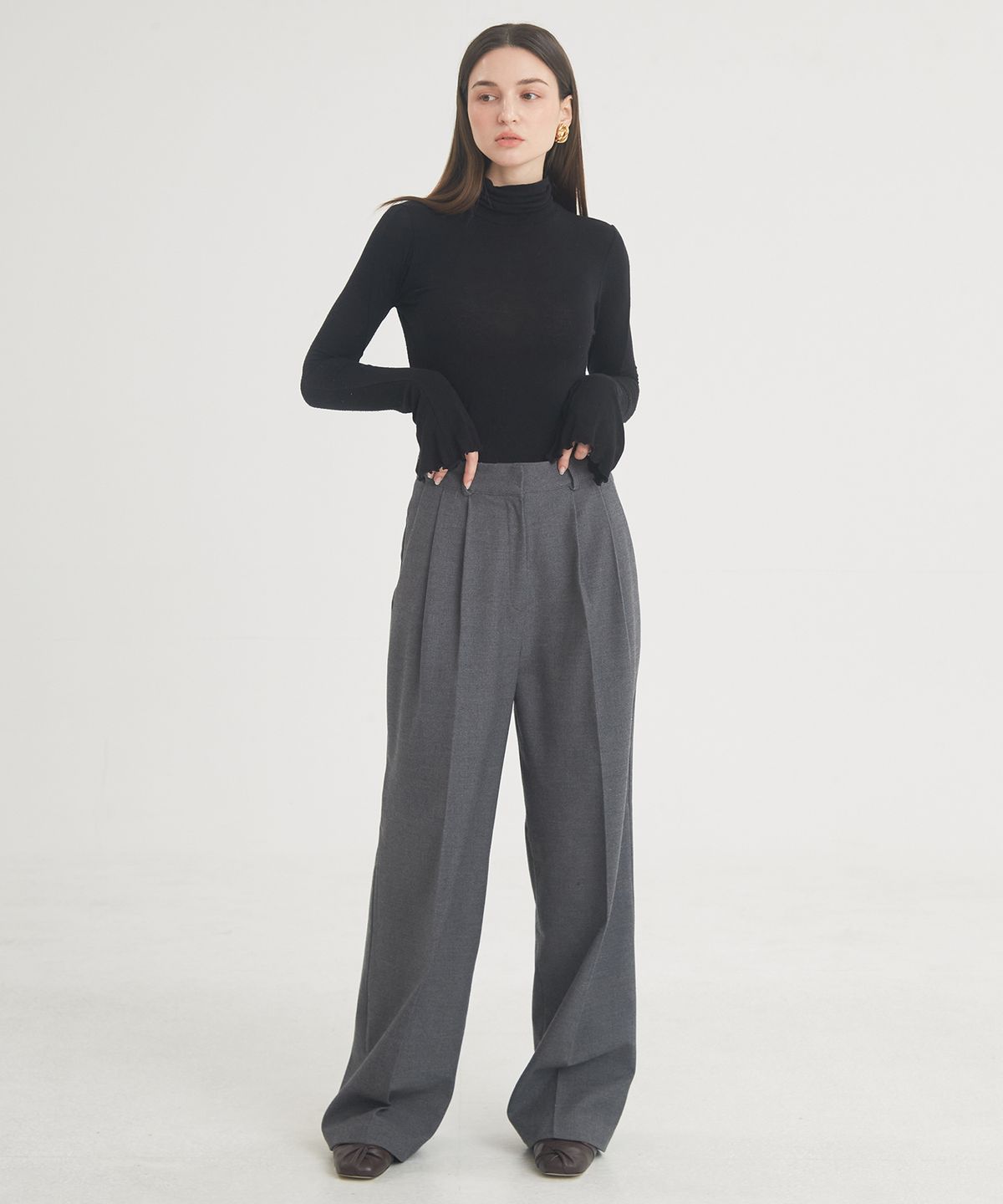 프라이하잇(THEFRHT) Two-Tuck Button Wide Wool Pants (Charcoal)