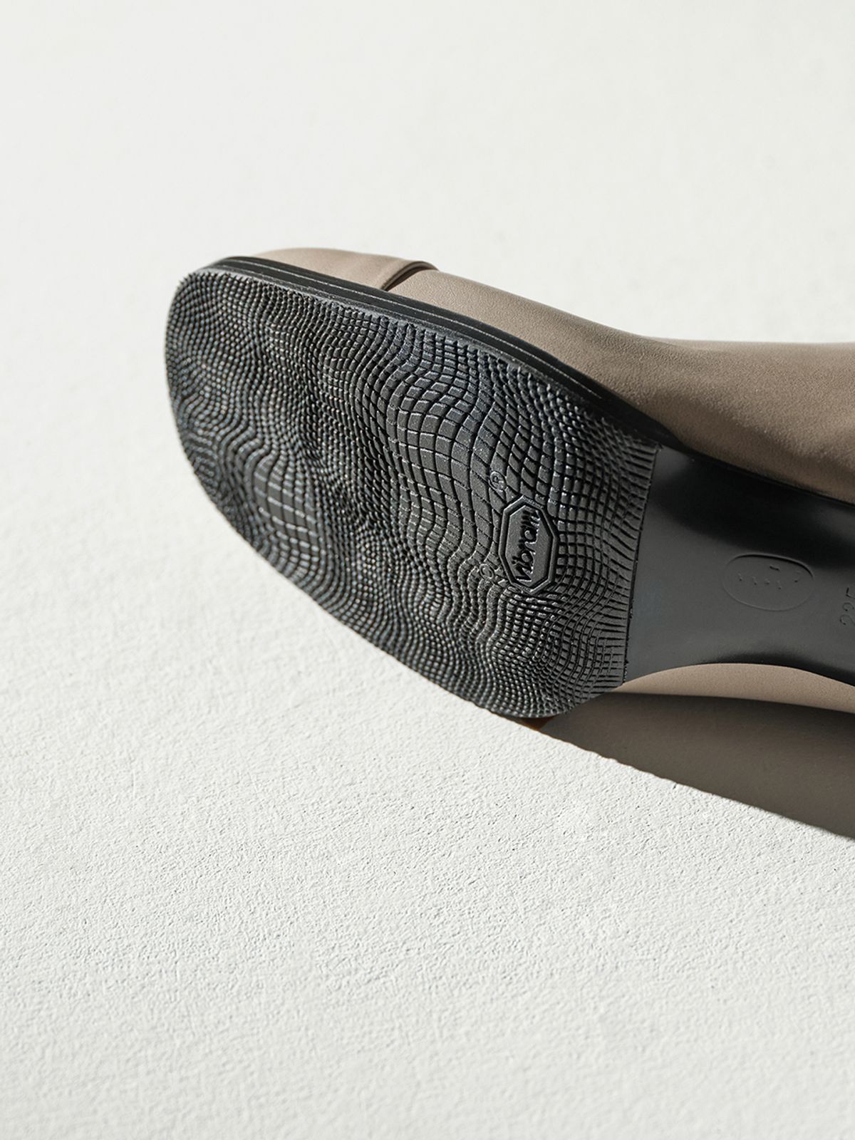 흰(HEENN) OVER THE ANKLE_GREY