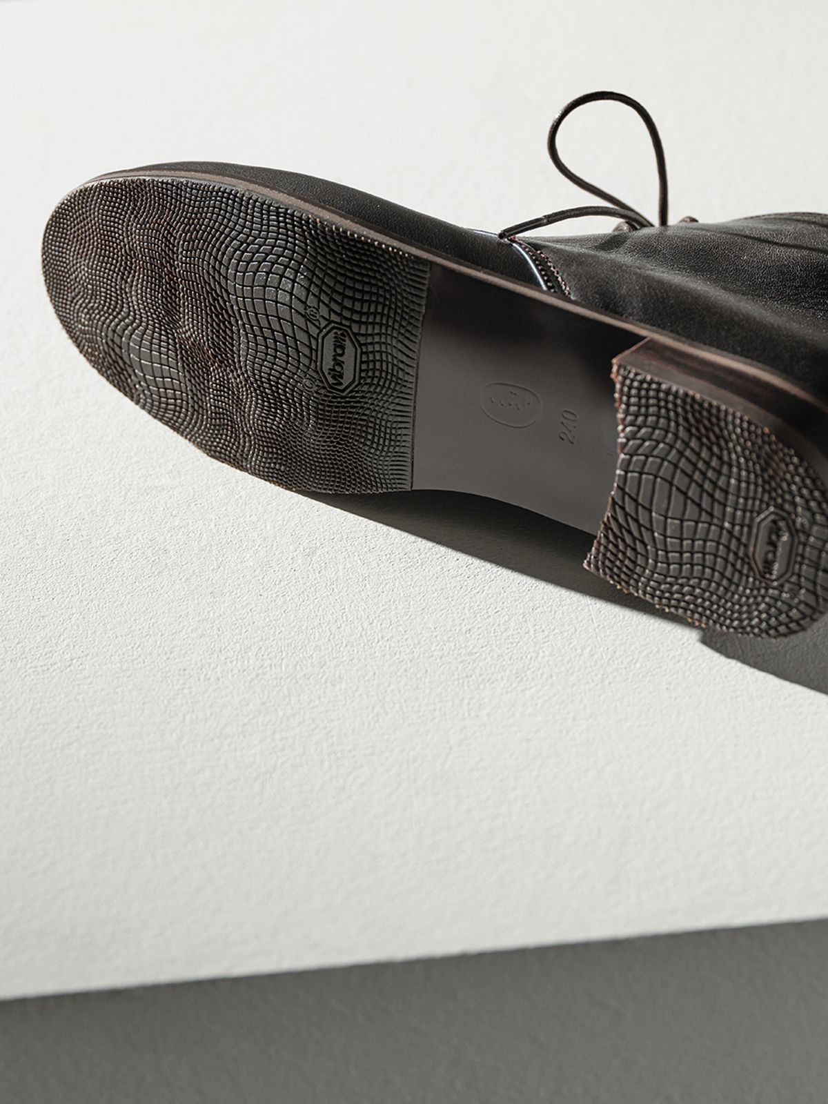 흰(HEENN) CHUKKA BOOTS_DARK BROWN