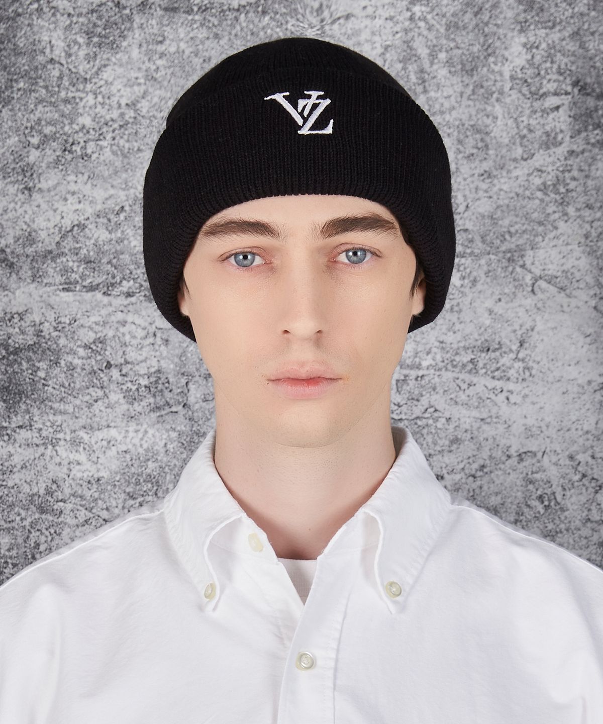 바잘(VARZAR) 3D 모노그램 비니 블랙