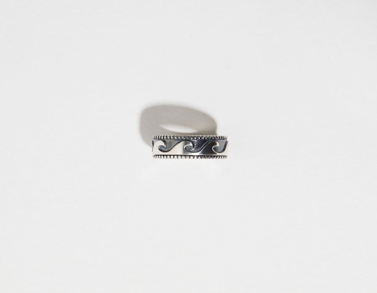 하카블랙스(HAKKABLACKS) 실버 회전 파도 반지  (Silver Spinning Wave Ring)