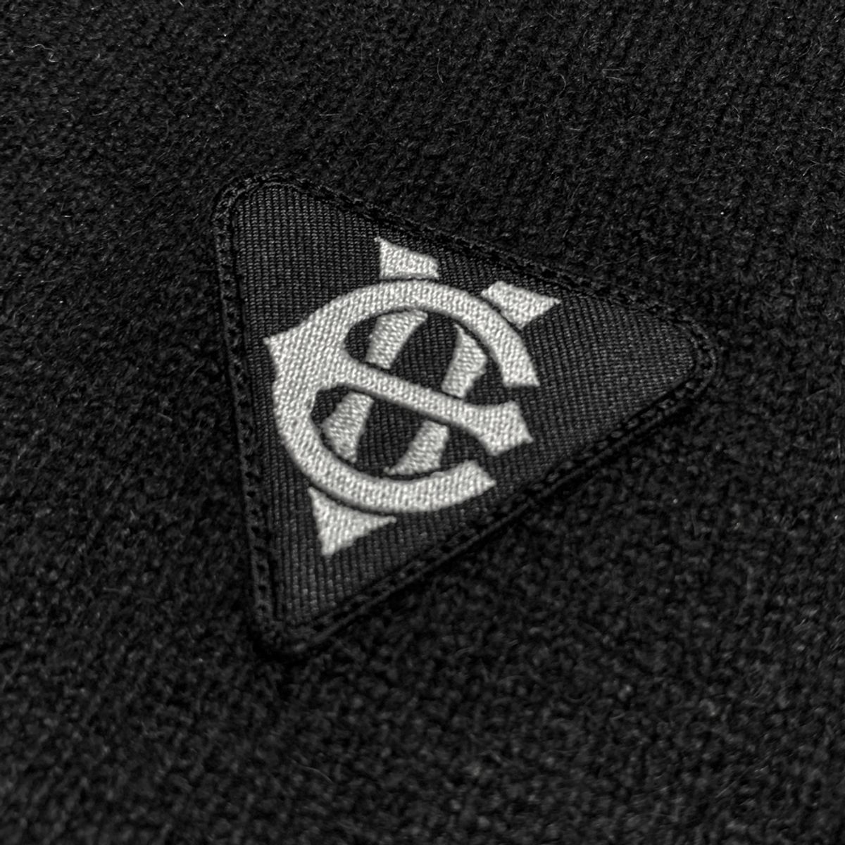 에잇볼륨(EIGHTVOLUME) EV T 패치 니트 (블랙)