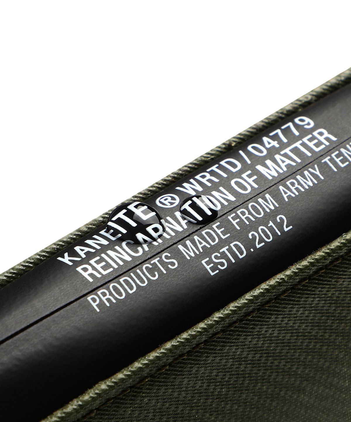 카네이테이(KANEITEI) BERLIN LETTERING ZIP WALLET M (OLIVE DRAB) / UPCYCLED