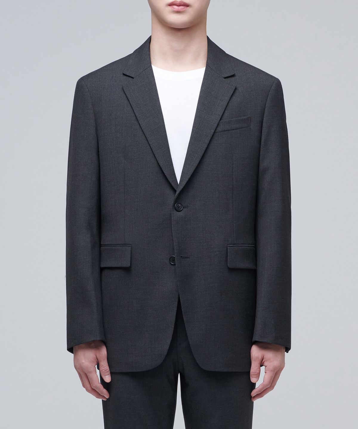 무신사 스탠다드(MUSINSA STANDARD) 릴렉스드 베이식 울 블레이저 [차콜 그레이]