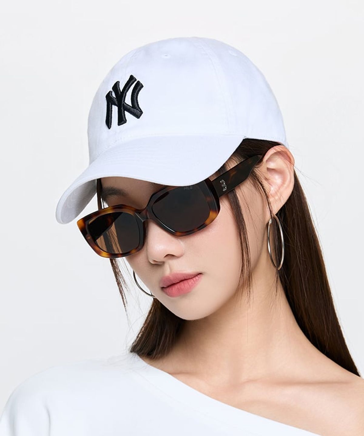 엠엘비(MLB) 에이스 언스트럭쳐 볼캡 NY (Off White)