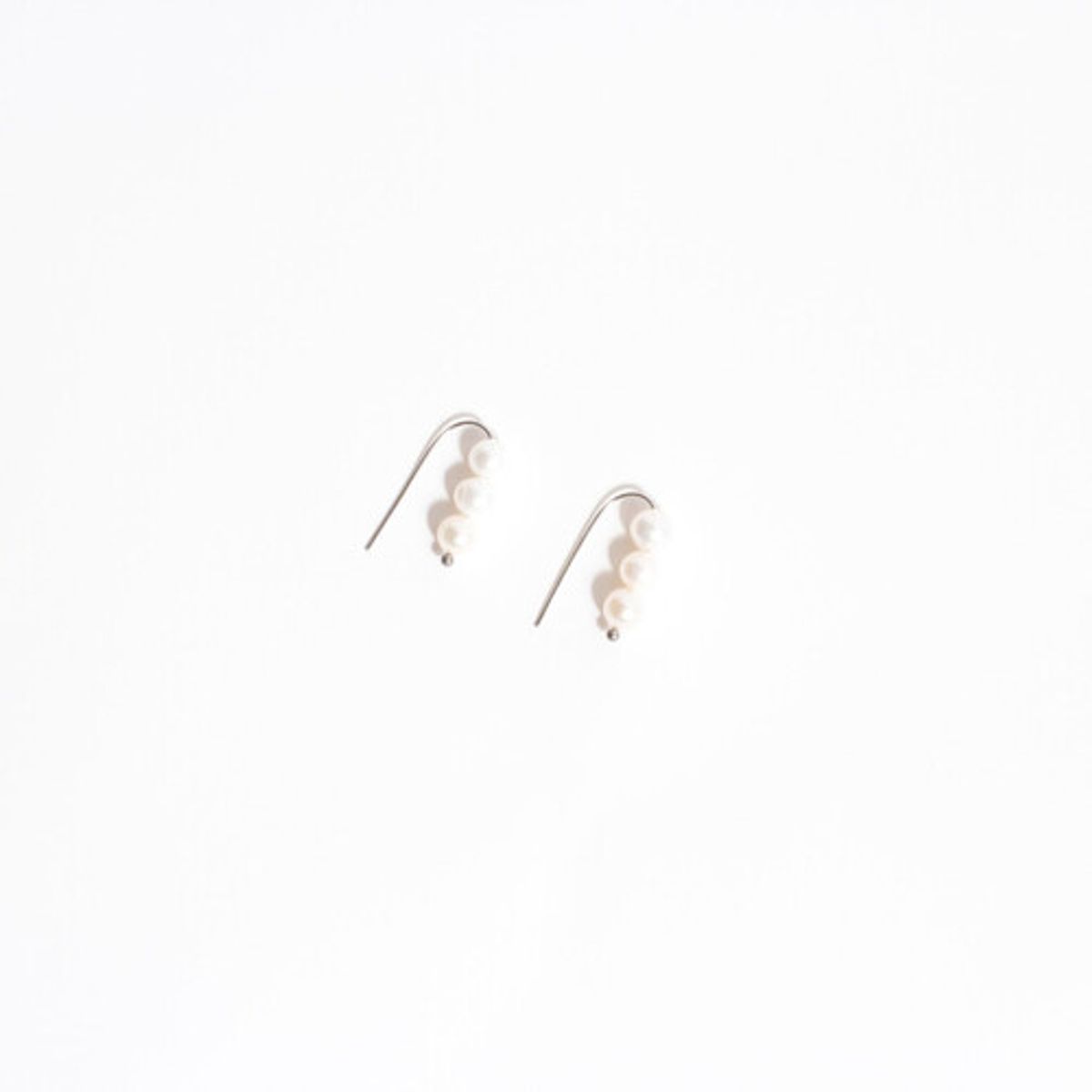 모드곤(MODGONE) 세 쌍둥이 담수진주 귀걸이 Triplet Fresh Water Pearls earring