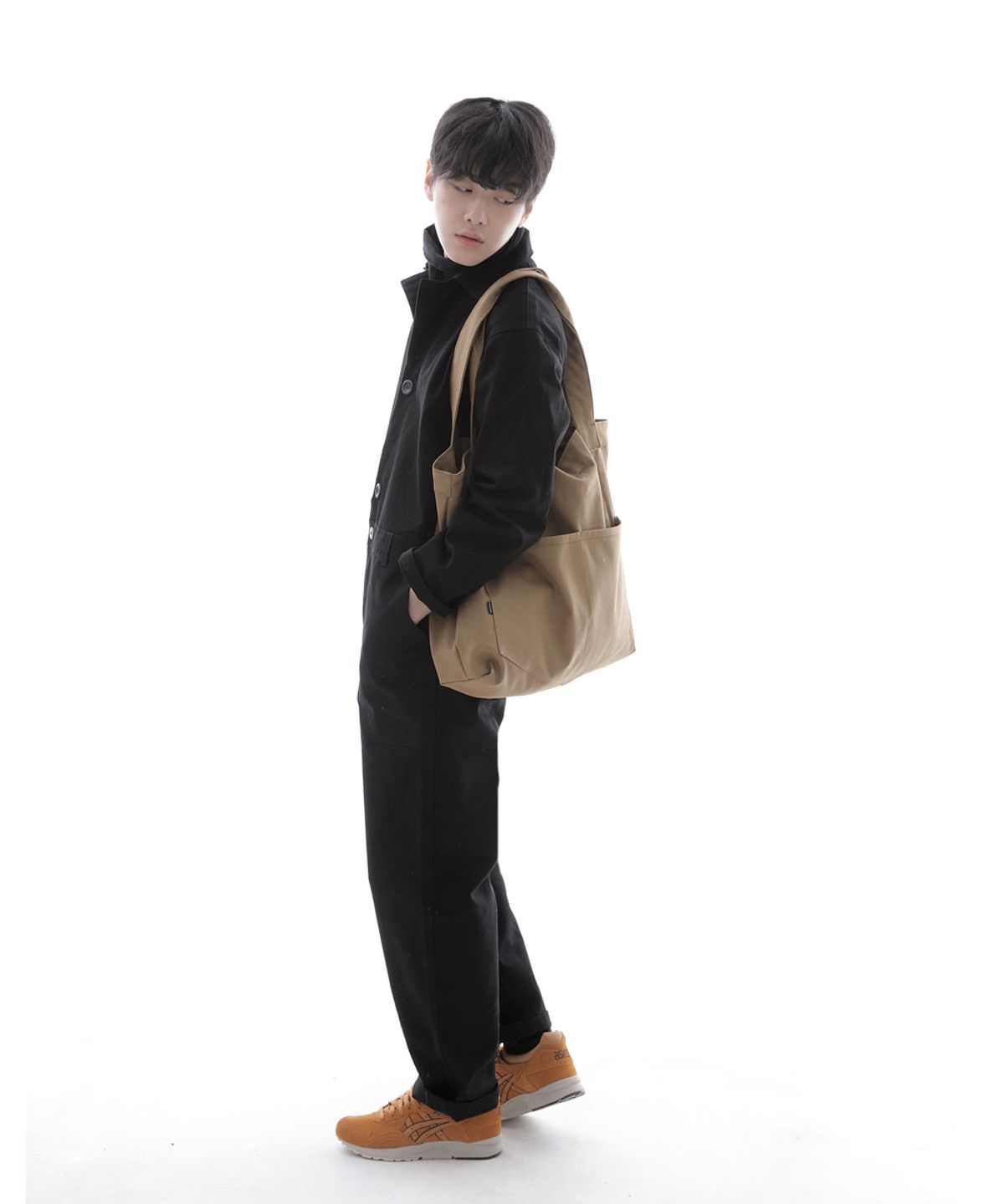 세인트크루(SAINTCREW) 센터버튼앤집업 테이퍼드 점프슈트 CBZ-505 블랙