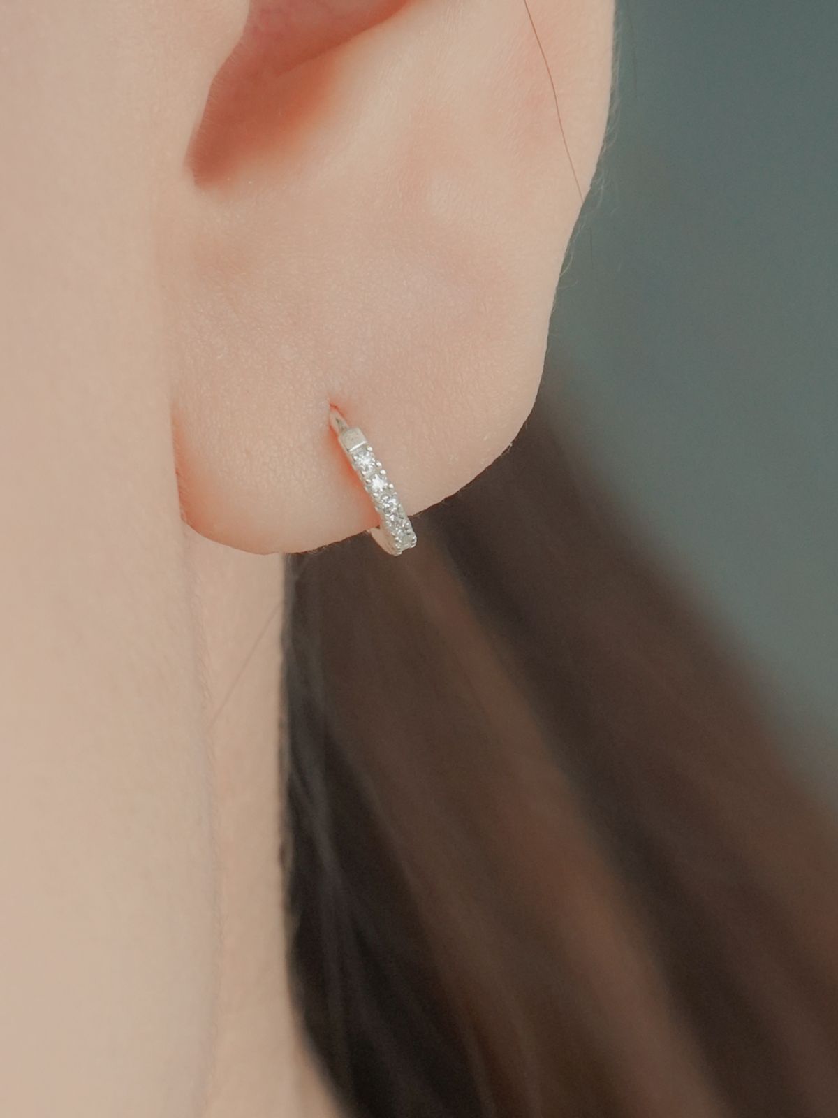 포스트루드(POSTLUDE) [SILVER] THIN PAVE RING EARRINGS (2 COLORS)