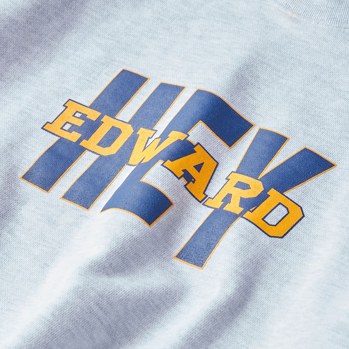 에드워드맥스(EDWARDMAX) 오버핏 빅로고 나염 맨투맨(HEY)