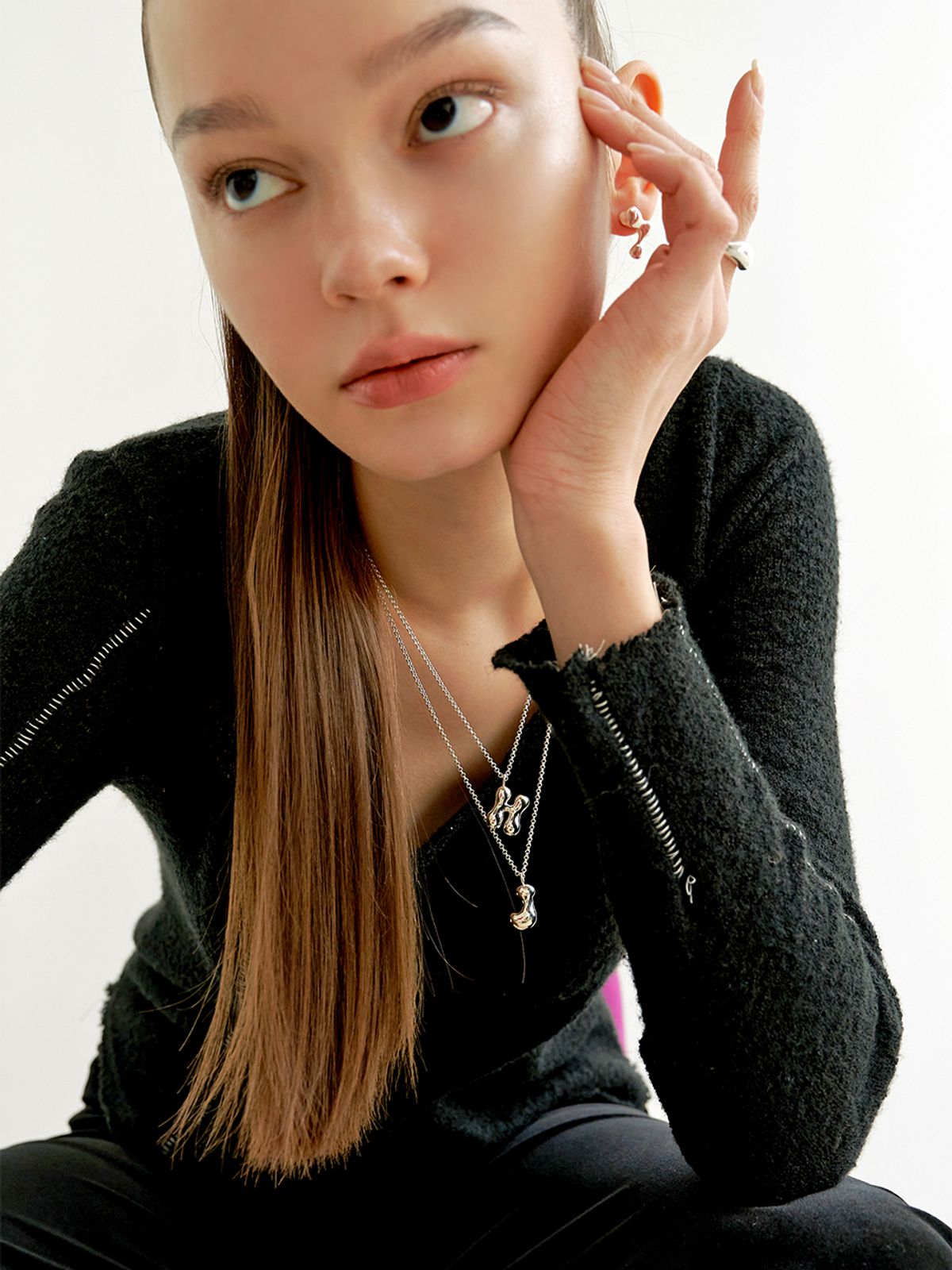 리엔느와르(leeENoir) Flow Initial Necklace (classic chain)