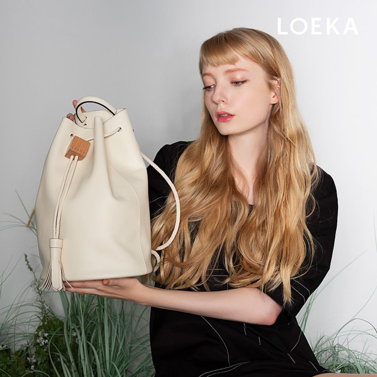 로에카(LOEKA) 밀리 드로우스트링 MILLIE BAG(LK1012)_IVORY