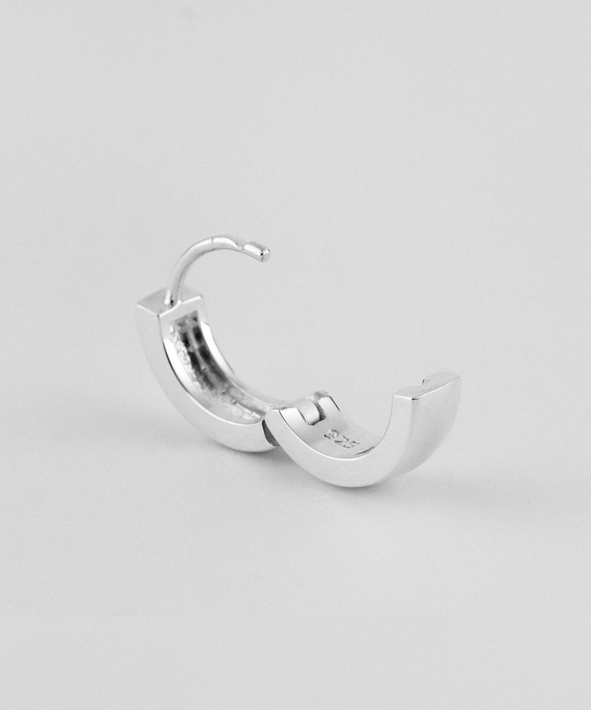쿼르코어(QUARQOR) #7713 silver92.5 EARRING