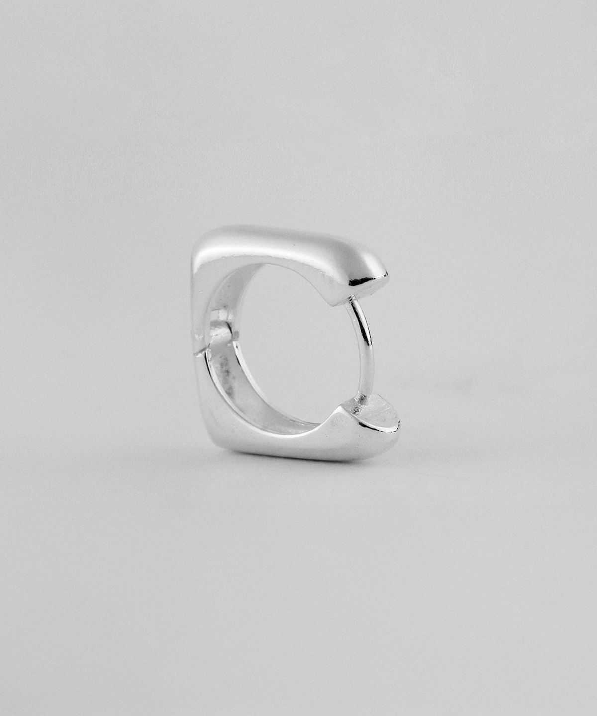 쿼르코어(QUARQOR) #7712 silver92.5 EARRING