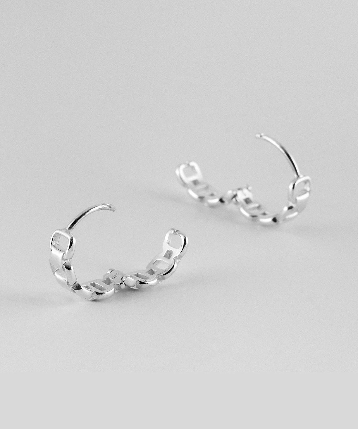 쿼르코어(QUARQOR) #7709 silver92.5 EARRING
