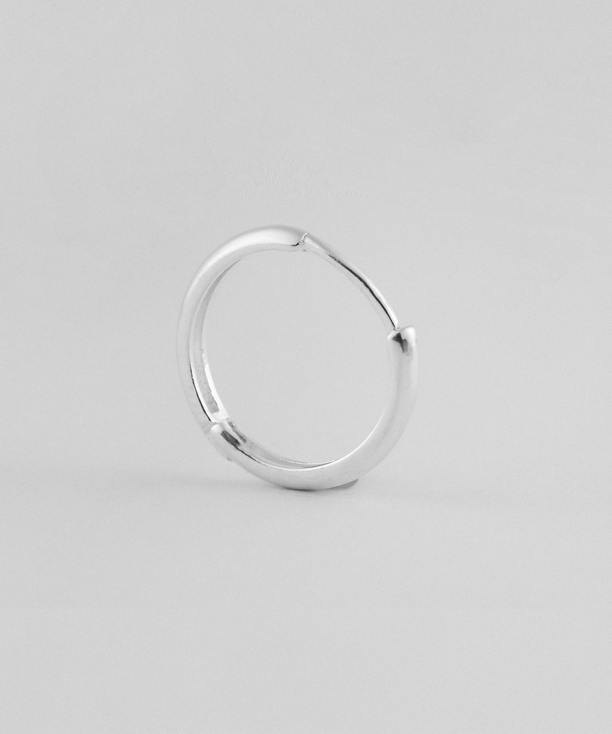 쿼르코어(QUARQOR) #7702 silver92.5 EARRING