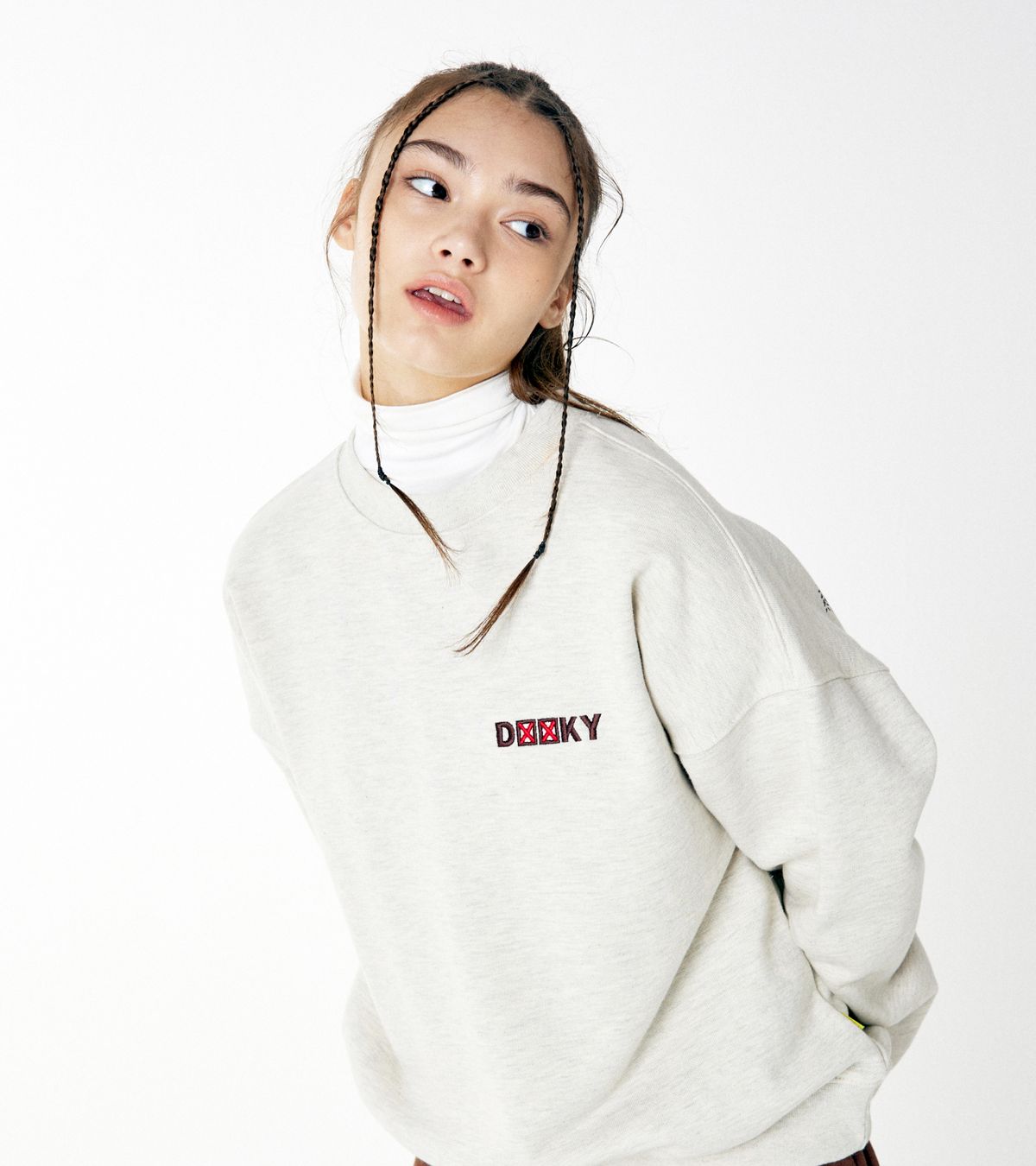 돌키(DORKY) 곰돌이 헤비 스웻셔츠 오트밀