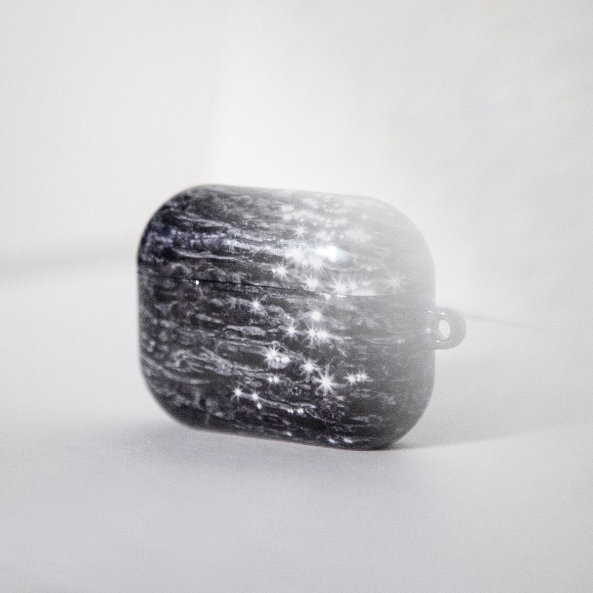 베이스언유즈(BASEDON_YOUTH) Glitters are uncomfortable airpods pro case