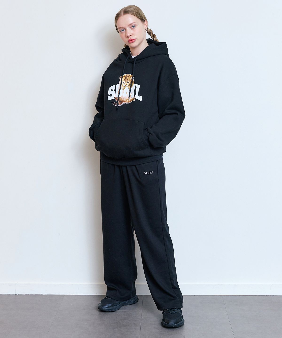 오오엠엘(5OML) 와이드 로고 팬츠 (블랙)