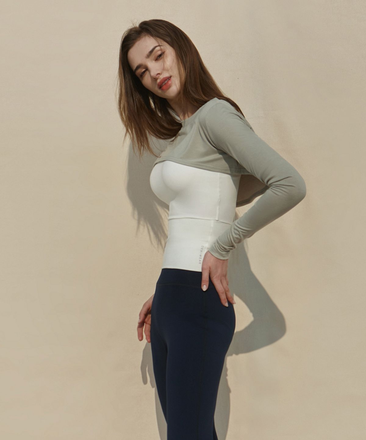 데비웨어(DEVIWEAR) 클로 하이숏 크롭티 DEVI-T0073-말차그린