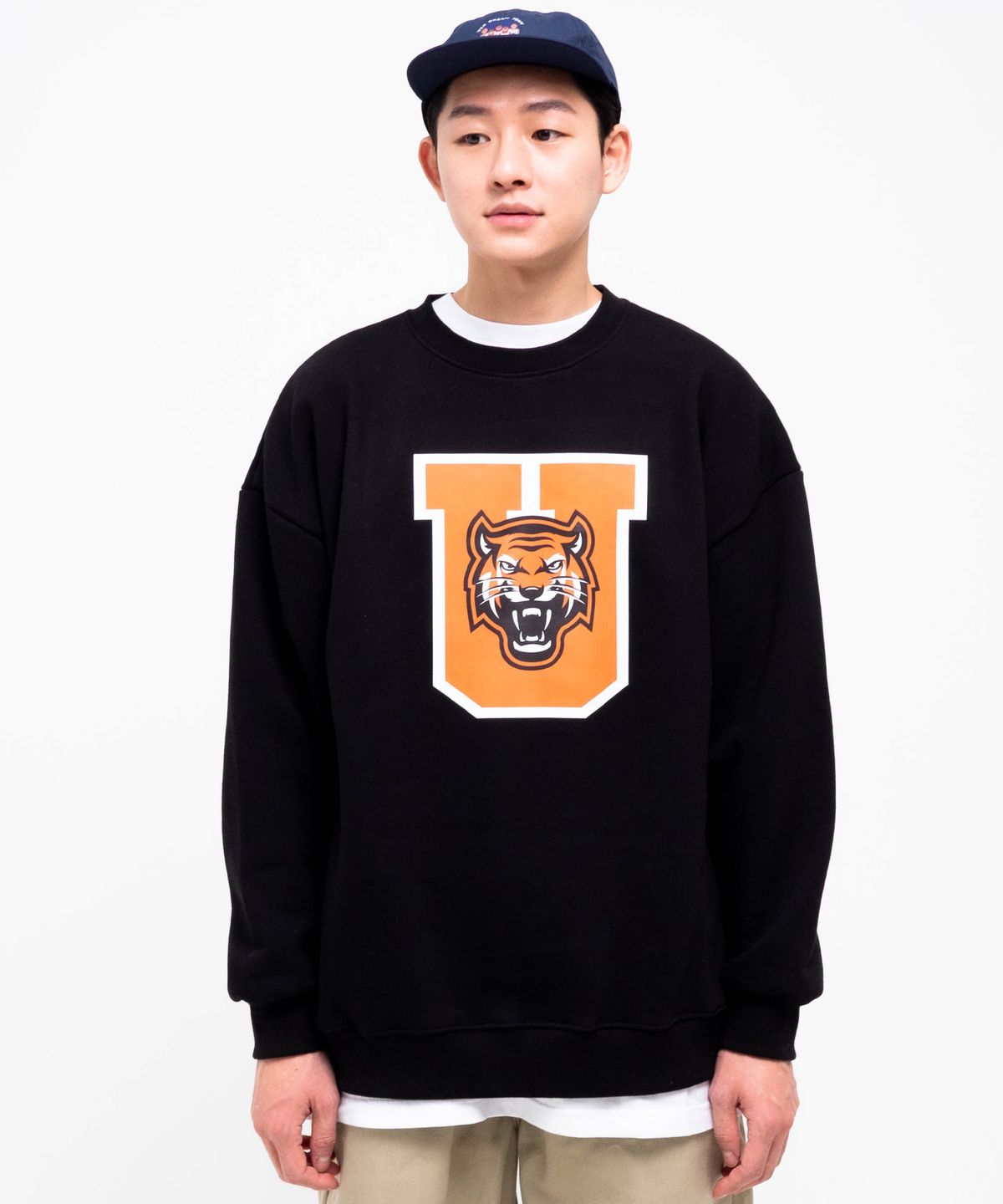 스터프(STUFF) 빅 유 맨투맨 블랙